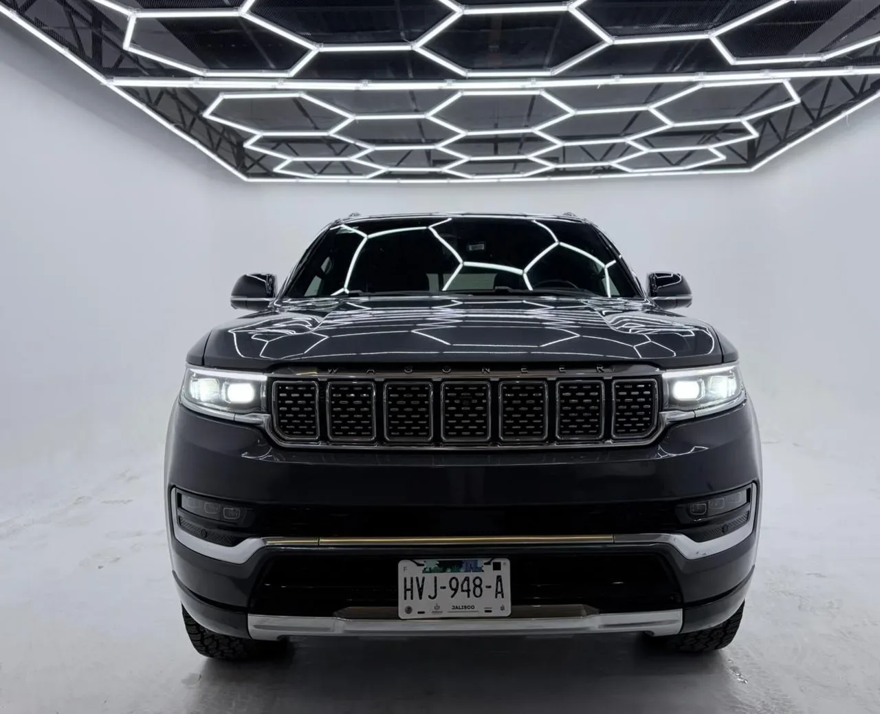 Jeep Grand Wagoneer 2023