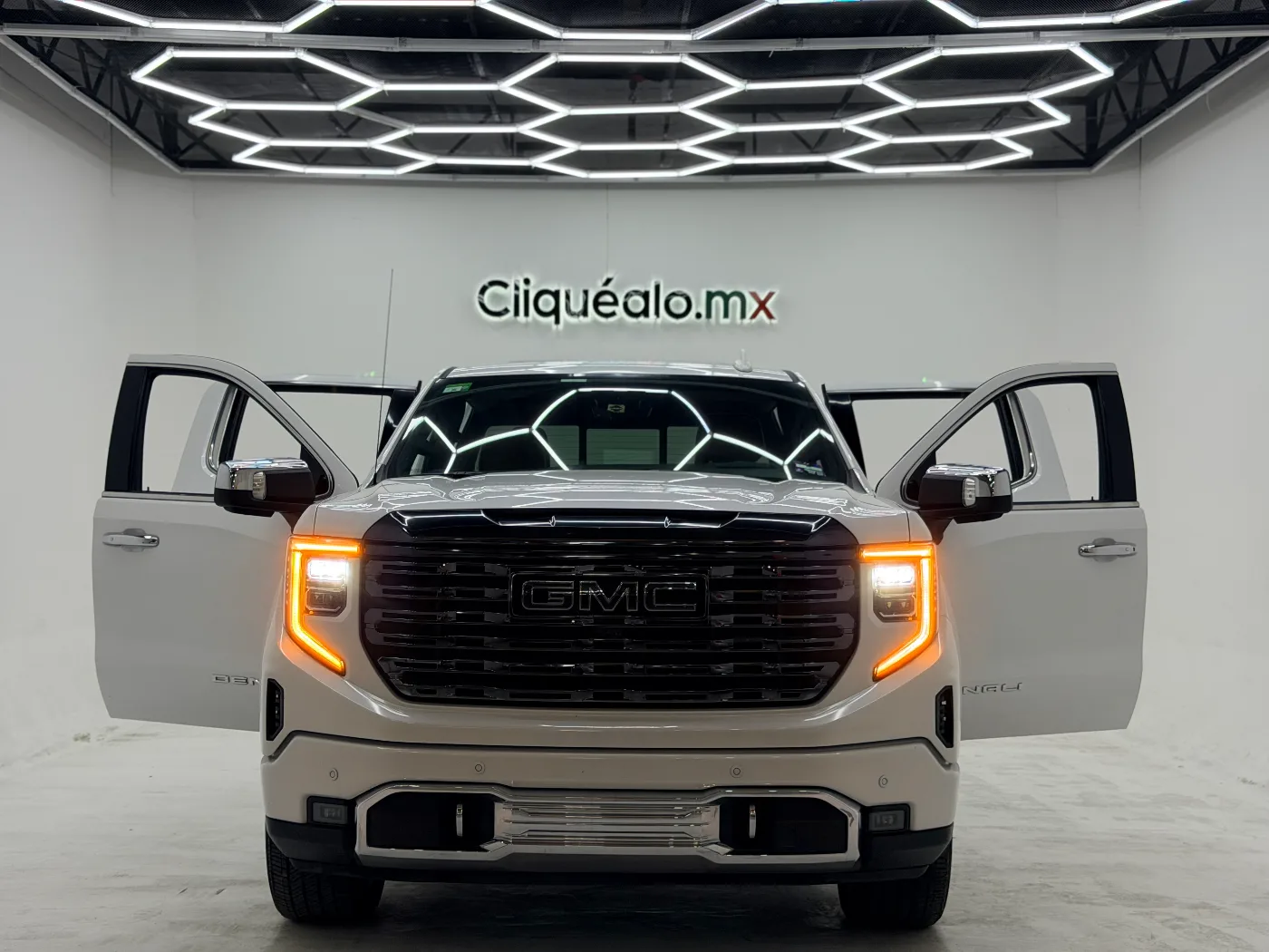 GMC Sierra Denali Ultimated 2024