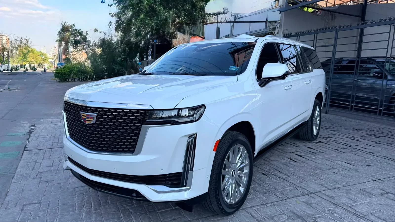 Cadillac Escalade ESV 2023
